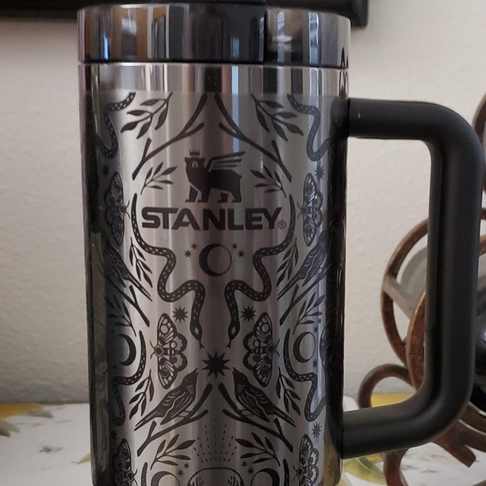 Stanley Deadly Demask 30 oz Limited Edition